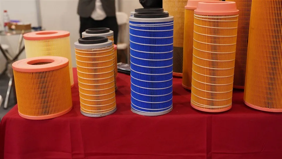 Støvopsamling Filter Roll Type Glassfiber Materiale H14 HEPA Roll Luftfilterpapir til filterpatron