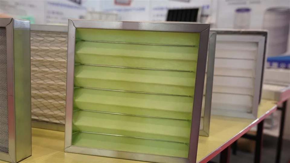 Professionel M5 M6 F7 F8 F9 High Dust Loading Medium Bag Filter Media PP Panel Air Filter Roll Panel Pleated Filter